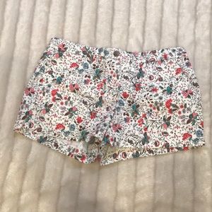 Gap red/brown floral shorts, size 8.